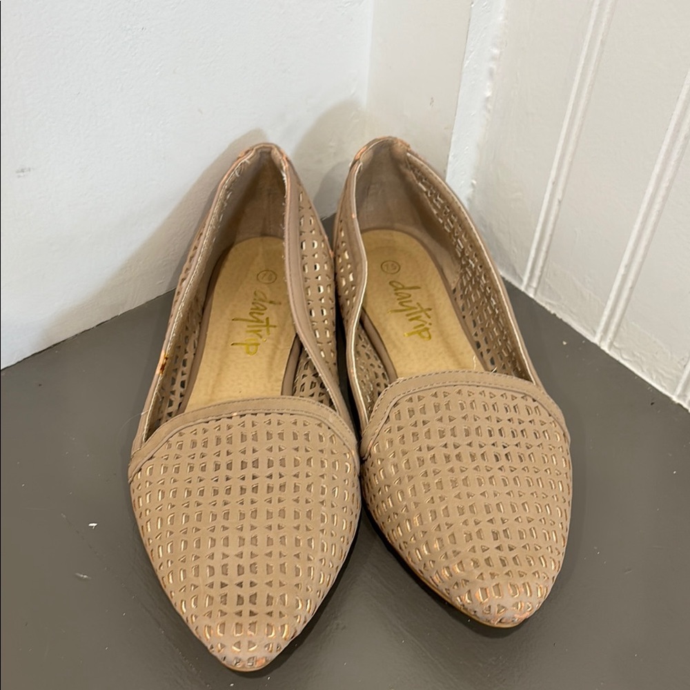 Women's Tan Flats